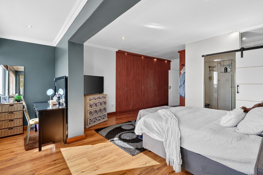 6 Bedroom Property for Sale in Olive Grove Western Cape